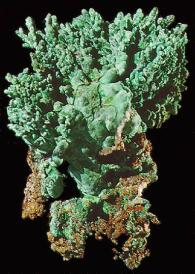 Kupfer, wie es in der Natur zu finden ist - das Grün der Kupfersalze ist es auch, das bei Rowena Ravenclaws Bild erscheint