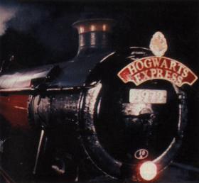 Hogwarts-Express - Bild aus TV Spielfilm 8/01 - hier klicken für ein grösseres Bild